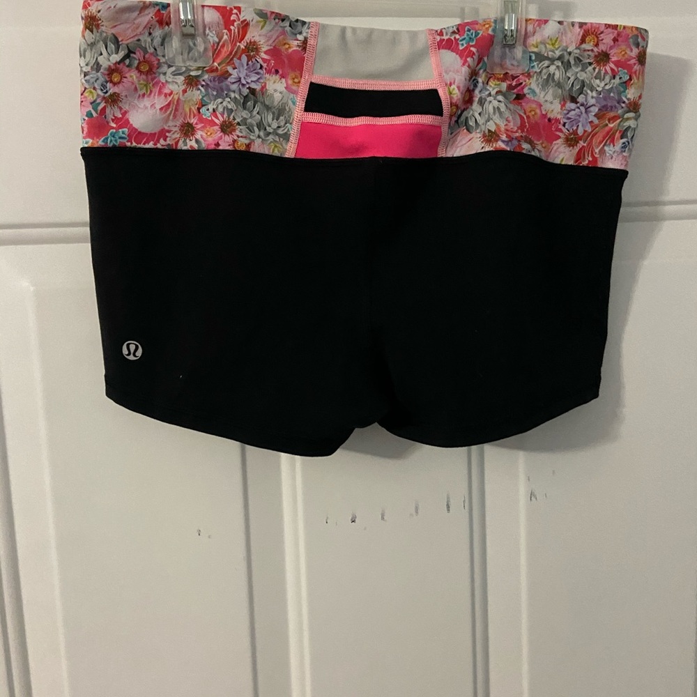 Lululemon - Picture 2 of 3